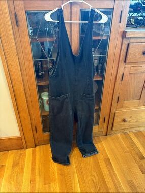 Casual Black Denim Overalls with Front Pockets